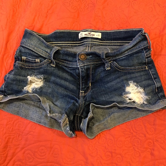 Shorts - Picture 3 of 3